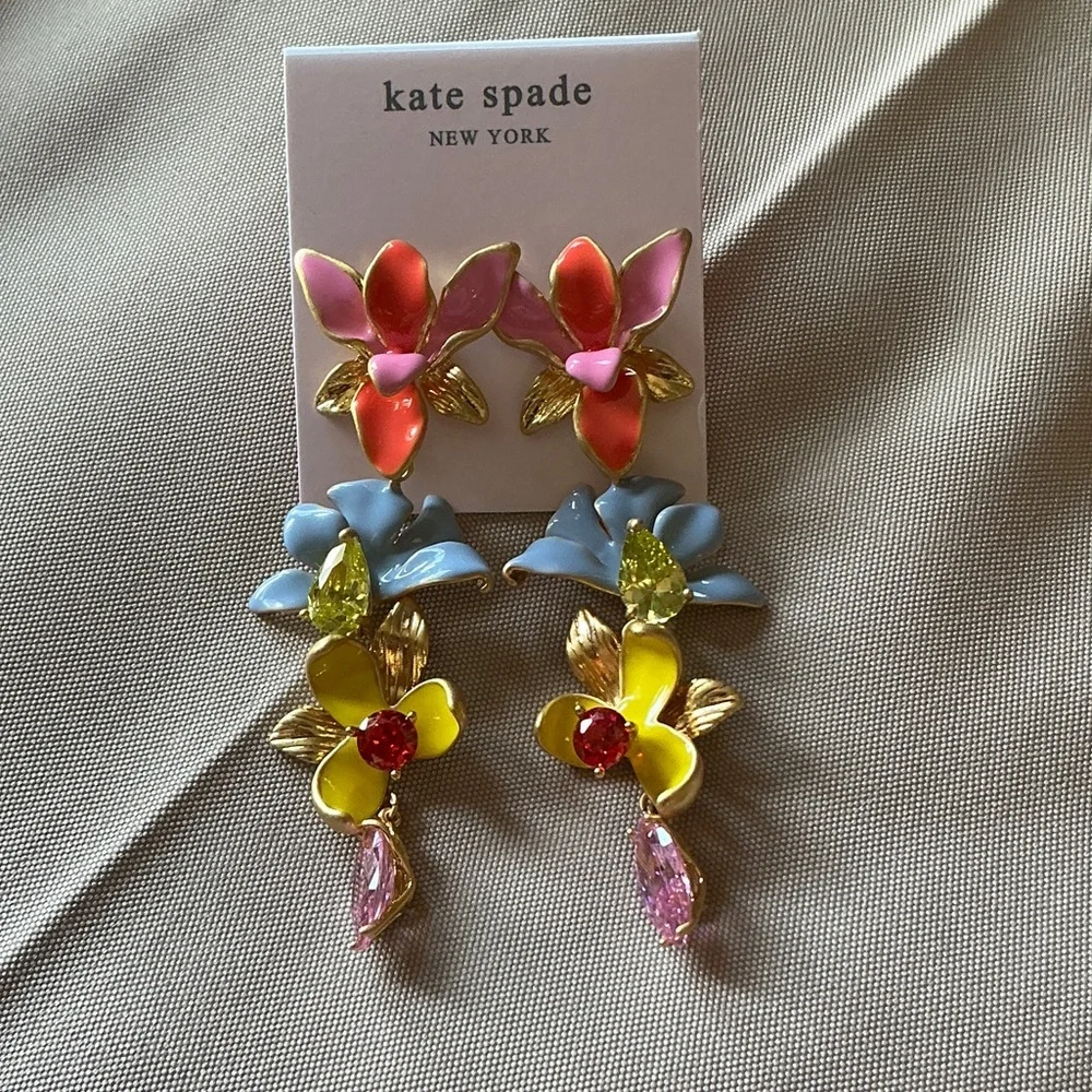 kate spade multicolor enamel floral dangle statement earrings. Gorgeous 😍